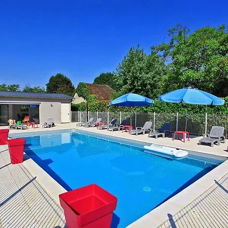 Le Chateau Do, 16 Peoples, 7 Bedrooms, Pool Biars-sur-Cère