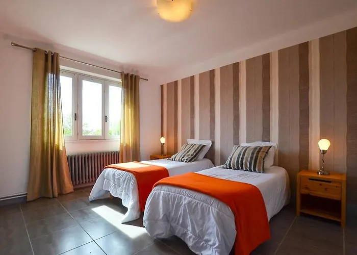 Le Chateau Do, 16 Peoples, 7 Bedrooms, Pool Prázdninový dům Biars-sur-Cère