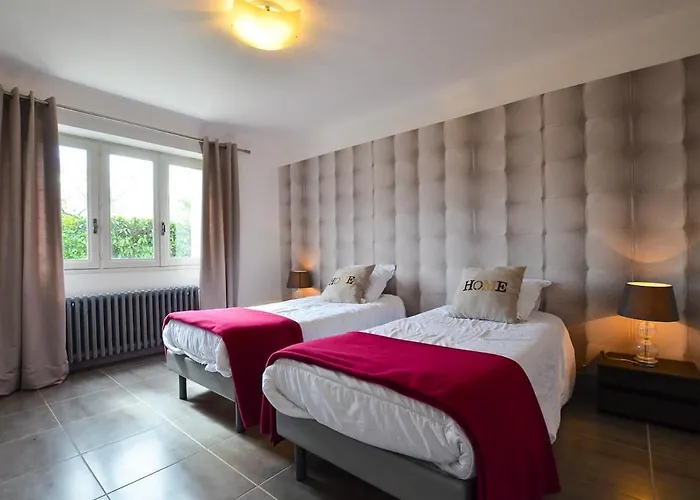 Le Chateau Do, 16 Peoples, 7 Bedrooms, Pool Prázdninový dům