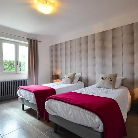 Le Chateau Do, 16 Peoples, 7 Bedrooms, Pool Holiday home