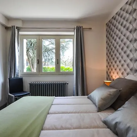 Le Chateau Do, 16 Peoples, 7 Bedrooms, Pool * Biars-sur-Cere