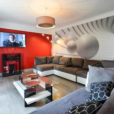 Le Chateau Do, 16 Peoples, 7 Bedrooms, Pool